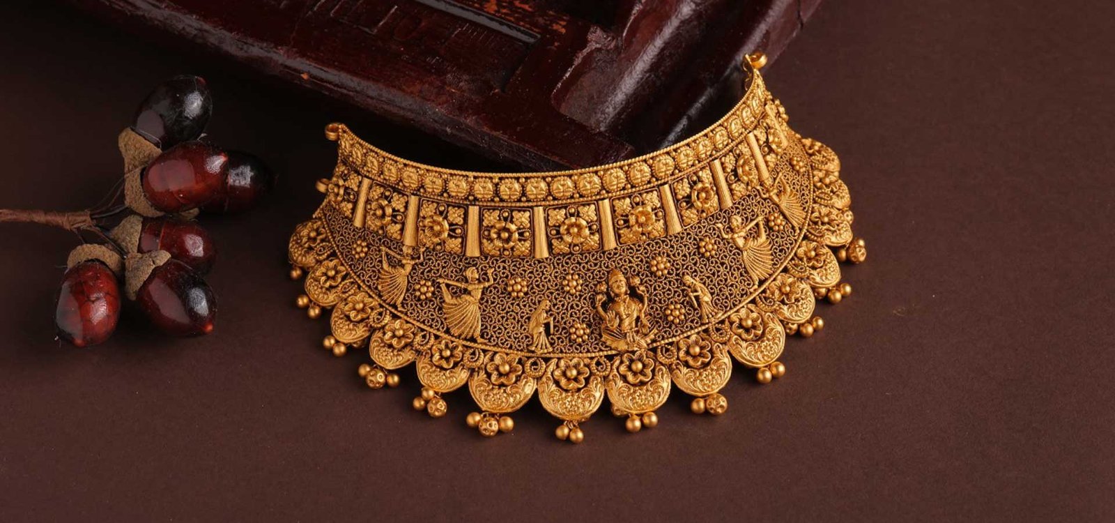 Exquisite gold jewellery at Sulthan Diamonds & Gold, Kanhangad, Kasaragod